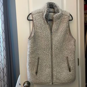 Fuzzy vest nwot